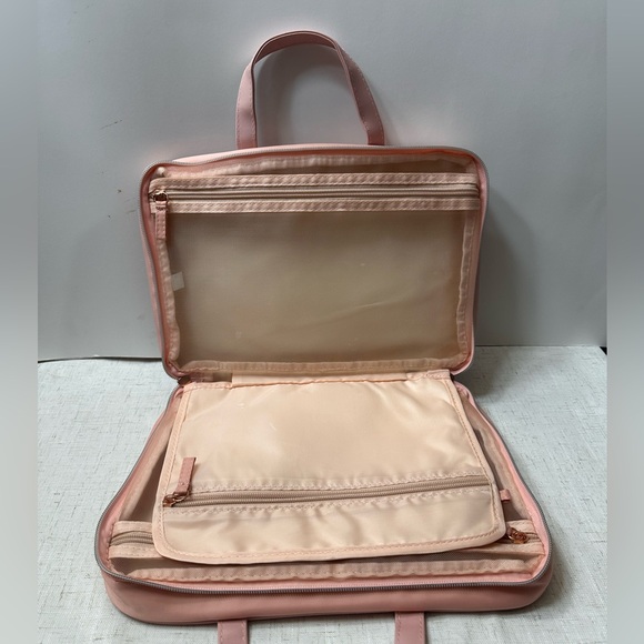 Kestrel Pink Travel Bag - Picture 8 of 9